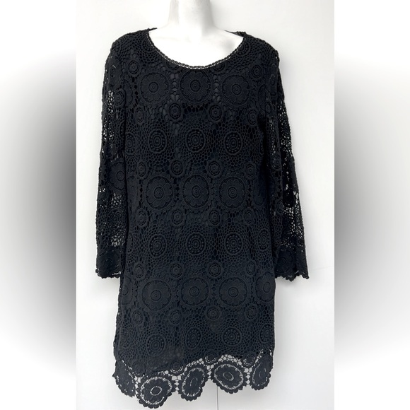 ZARA | Black Crochet Cotton Mini Scalloped Shift Dress - Picture 4 of 9